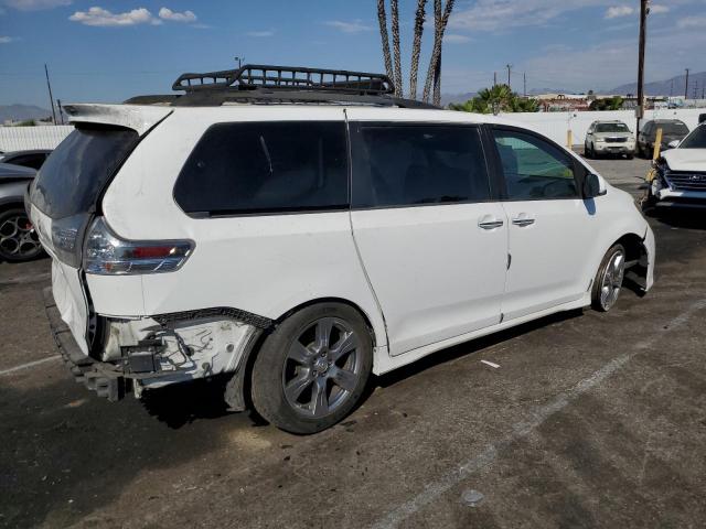 Photo 2 VIN: 5TDXZ3DC9HS849823 - TOYOTA SIENNA SE 