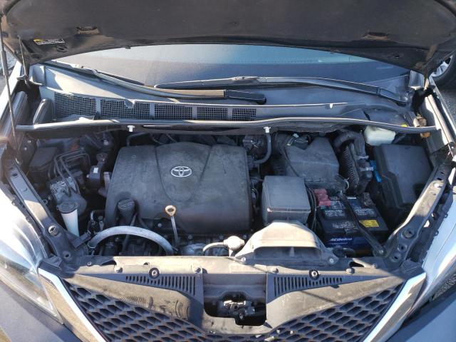 Photo 6 VIN: 5TDXZ3DC9HS869537 - TOYOTA SIENNA SE 