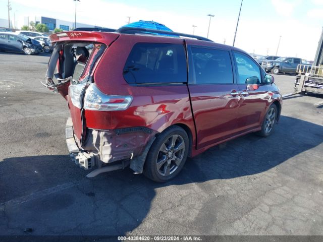 Photo 3 VIN: 5TDXZ3DC9HS877542 - TOYOTA SIENNA 