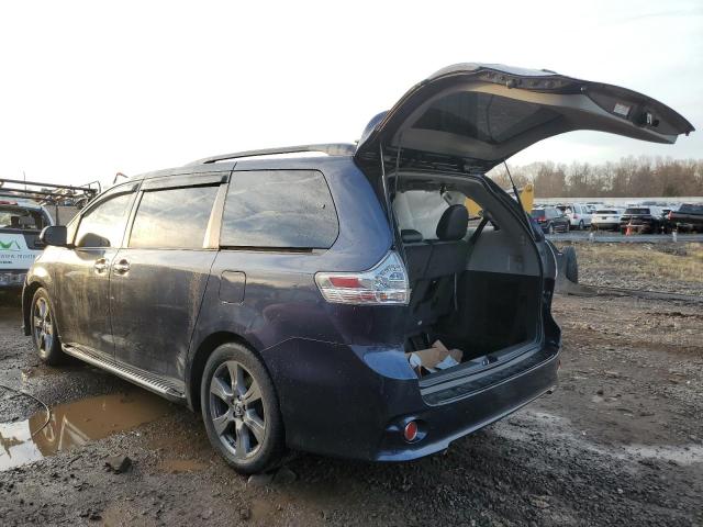 Photo 1 VIN: 5TDXZ3DC9JS958384 - TOYOTA SIENNA SE 