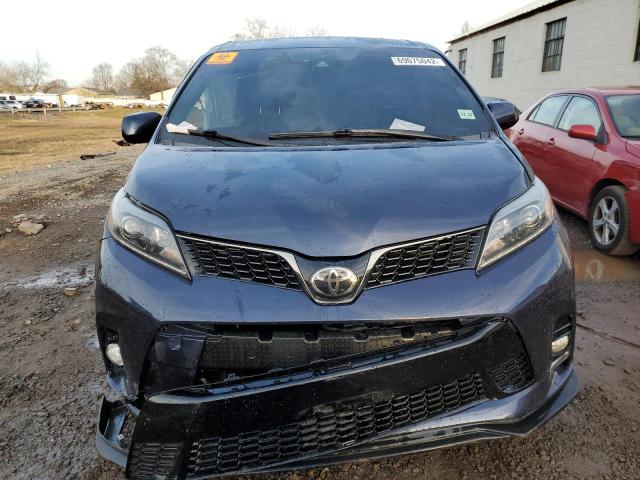 Photo 4 VIN: 5TDXZ3DC9JS958384 - TOYOTA SIENNA SE 