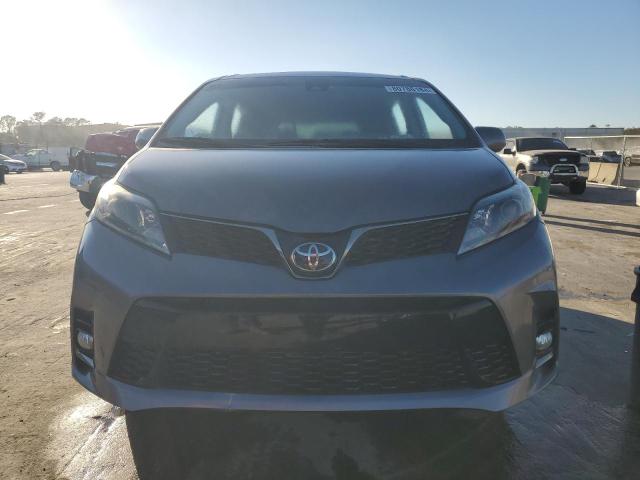 Photo 4 VIN: 5TDXZ3DC9KS978717 - TOYOTA SIENNA SE 