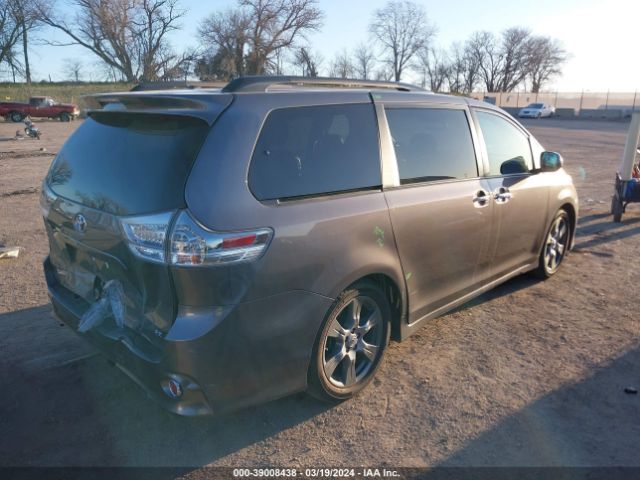 Photo 3 VIN: 5TDXZ3DCXHS790118 - TOYOTA SIENNA 