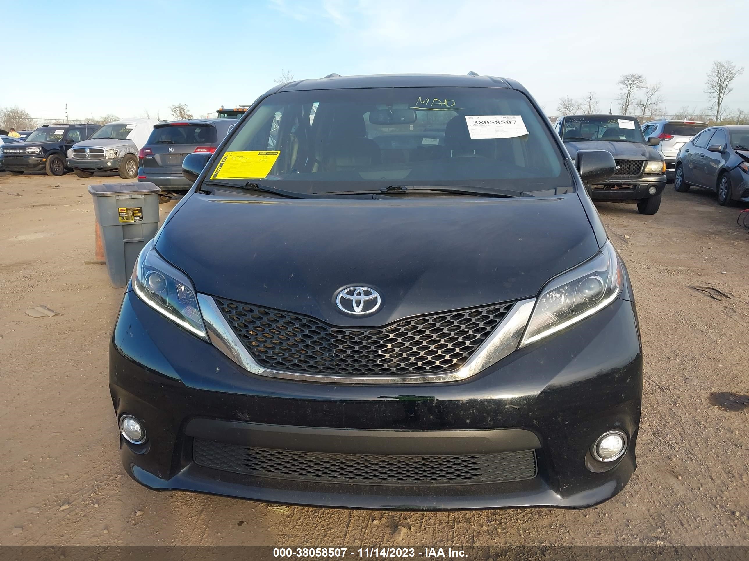 Photo 11 VIN: 5TDXZ3DCXHS829385 - TOYOTA SIENNA 