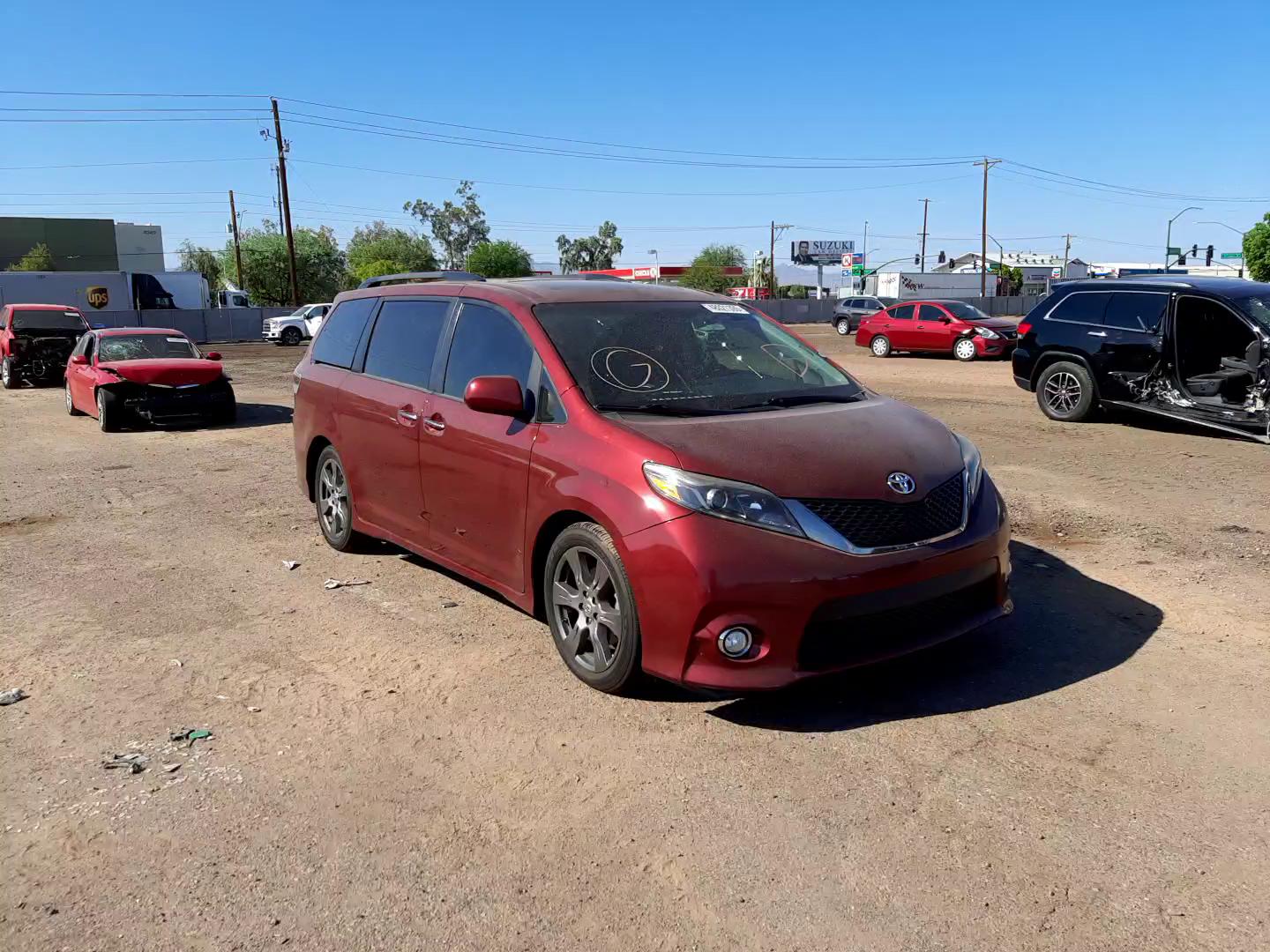 Photo 10 VIN: 5TDXZ3DCXHS838748 - TOYOTA SIENNA SE 