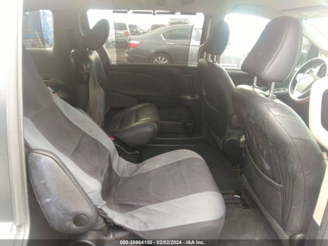 Photo 7 VIN: 5TDXZ3DCXHS859924 - TOYOTA SIENNA 