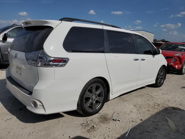 Photo 2 VIN: 5TDXZ3DCXHS863004 - TOYOTA SIENNA SE 