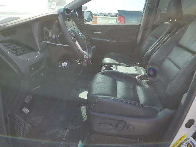 Photo 6 VIN: 5TDXZ3DCXHS863004 - TOYOTA SIENNA SE 