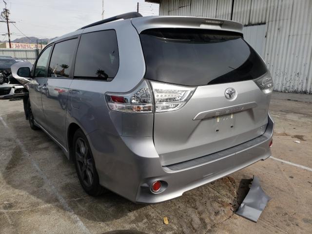 Photo 2 VIN: 5TDXZ3DCXHS878151 - TOYOTA SIENNA SE 