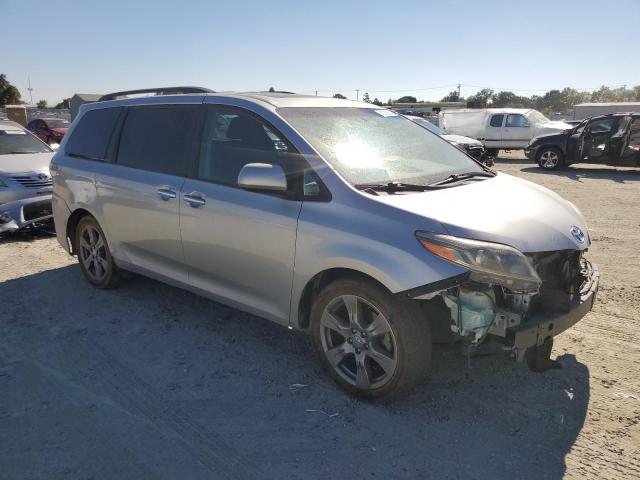 Photo 3 VIN: 5TDXZ3DCXHS878294 - TOYOTA SIENNA SE 