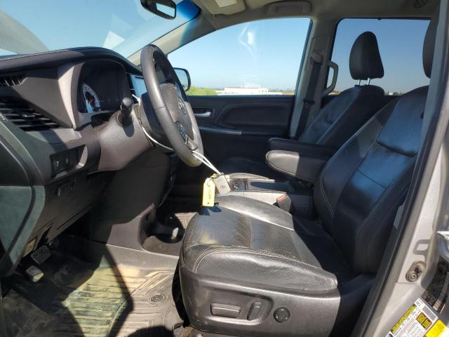 Photo 6 VIN: 5TDXZ3DCXHS878294 - TOYOTA SIENNA SE 