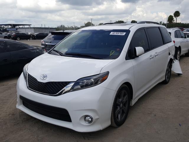 Photo 1 VIN: 5TDXZ3DCXHS888825 - TOYOTA SIENNA SE 