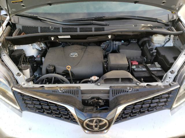 Photo 6 VIN: 5TDXZ3DCXKS969041 - TOYOTA SIENNA SE 