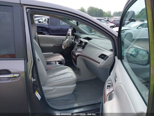 Photo 4 VIN: 5TDYK3DC0BS006724 - TOYOTA SIENNA 