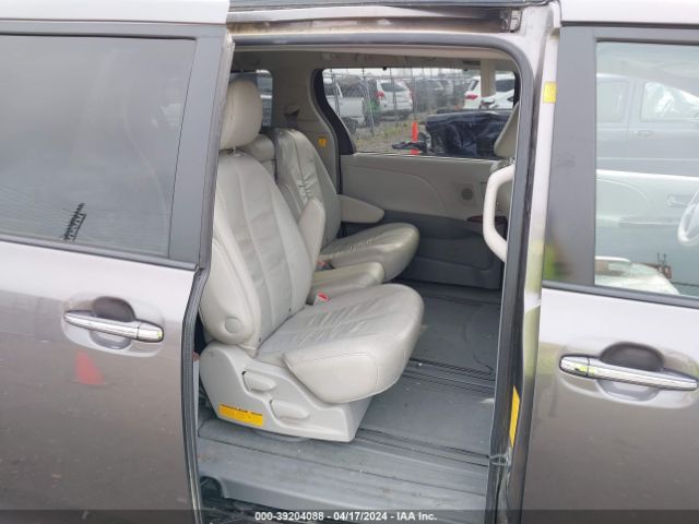 Photo 7 VIN: 5TDYK3DC0BS006724 - TOYOTA SIENNA 