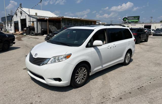 Photo 1 VIN: 5TDYK3DC0BS016413 - TOYOTA SIENNA XLE 