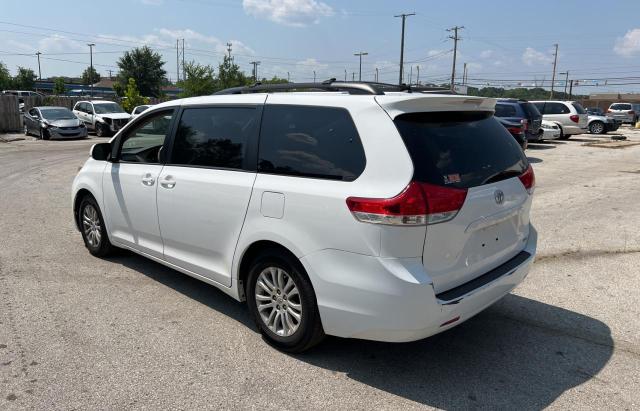 Photo 2 VIN: 5TDYK3DC0BS016413 - TOYOTA SIENNA XLE 