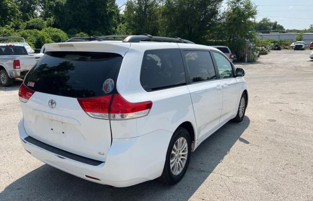 Photo 3 VIN: 5TDYK3DC0BS016413 - TOYOTA SIENNA XLE 