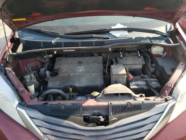 Photo 6 VIN: 5TDYK3DC0BS028237 - TOYOTA SIENNA XLE 