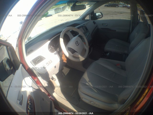 Photo 4 VIN: 5TDYK3DC0BS046043 - TOYOTA SIENNA 