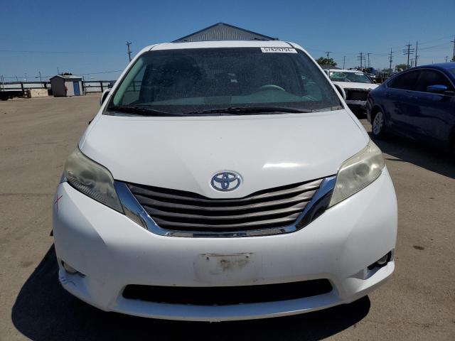 Photo 4 VIN: 5TDYK3DC0BS051372 - TOYOTA SIENNA XLE 