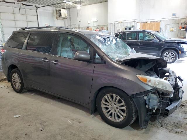 Photo 3 VIN: 5TDYK3DC0BS084159 - TOYOTA SIENNA XLE 