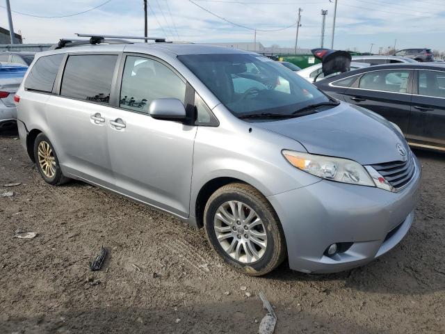 Photo 3 VIN: 5TDYK3DC0BS087823 - TOYOTA SIENNA XLE 