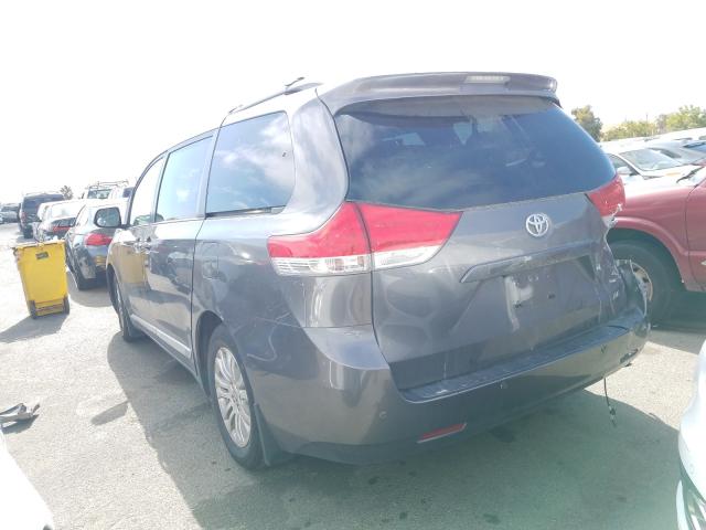 Photo 2 VIN: 5TDYK3DC0BS088695 - TOYOTA SIENNA XLE 