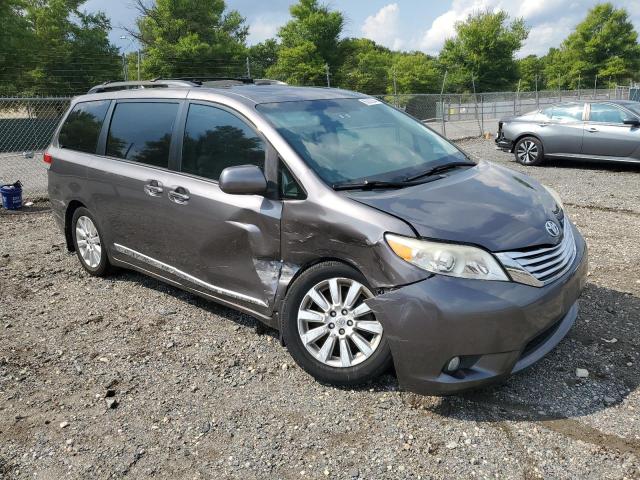 Photo 3 VIN: 5TDYK3DC0BS091208 - TOYOTA SIENNA XLE 