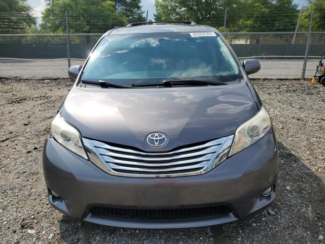 Photo 4 VIN: 5TDYK3DC0BS091208 - TOYOTA SIENNA XLE 