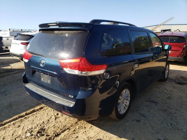 Photo 3 VIN: 5TDYK3DC0BS097705 - TOYOTA SIENNA XLE 