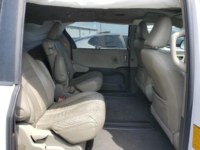 Photo 10 VIN: 5TDYK3DC0BS098711 - TOYOTA SIENNA XLE 