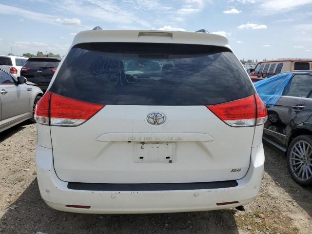 Photo 5 VIN: 5TDYK3DC0BS098711 - TOYOTA SIENNA XLE 