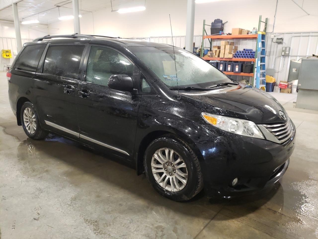 Photo 3 VIN: 5TDYK3DC0BS134218 - TOYOTA SIENNA 