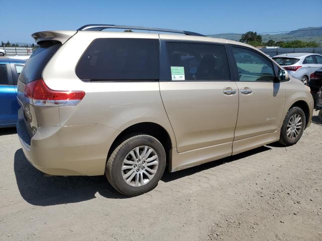 Photo 2 VIN: 5TDYK3DC0BS135692 - TOYOTA SIENNA XLE 