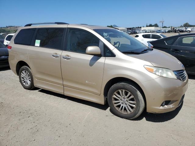 Photo 3 VIN: 5TDYK3DC0BS135692 - TOYOTA SIENNA XLE 