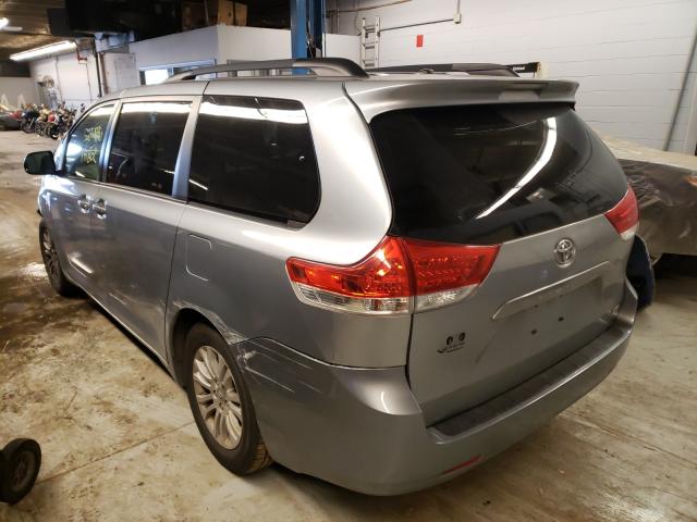 Photo 2 VIN: 5TDYK3DC0BS140231 - TOYOTA SIENNA XLE 