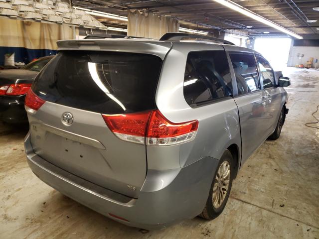 Photo 3 VIN: 5TDYK3DC0BS140231 - TOYOTA SIENNA XLE 