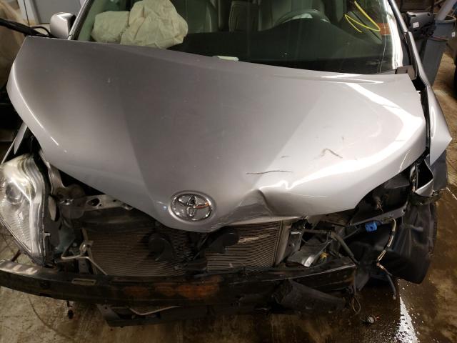 Photo 6 VIN: 5TDYK3DC0BS140231 - TOYOTA SIENNA XLE 