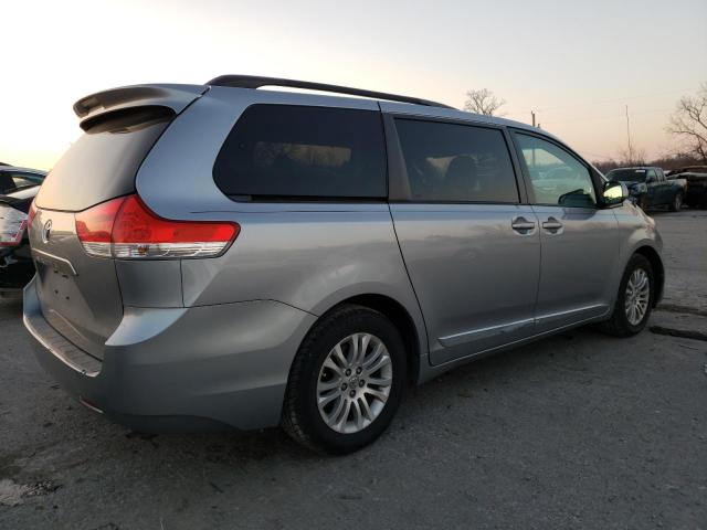 Photo 2 VIN: 5TDYK3DC0BS160222 - TOYOTA SIENNA XLE 