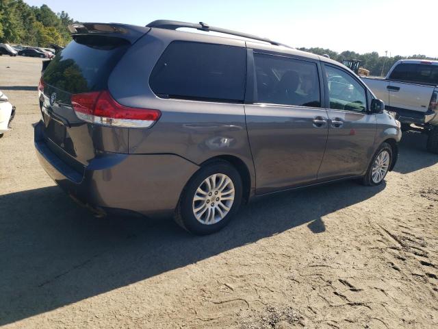 Photo 2 VIN: 5TDYK3DC0BS162858 - TOYOTA SIENNA XLE 