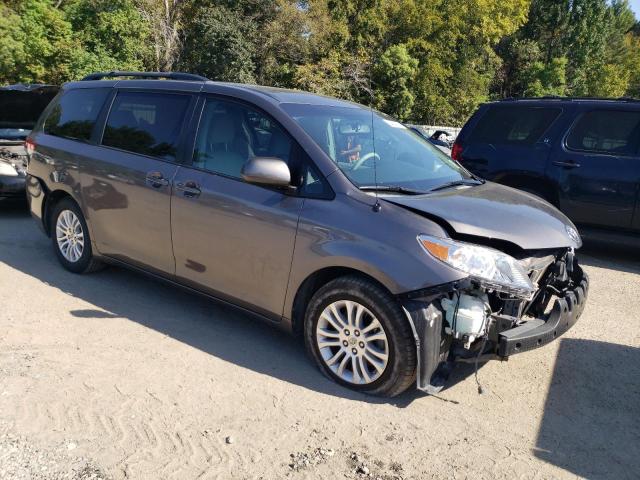 Photo 3 VIN: 5TDYK3DC0BS162858 - TOYOTA SIENNA XLE 