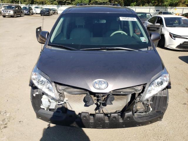 Photo 4 VIN: 5TDYK3DC0BS162858 - TOYOTA SIENNA XLE 