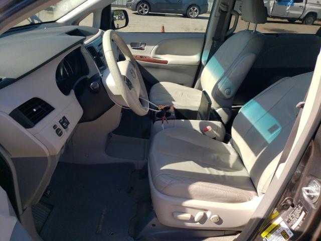 Photo 6 VIN: 5TDYK3DC0BS162858 - TOYOTA SIENNA XLE 