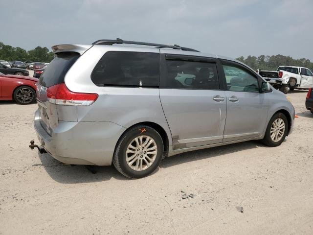 Photo 2 VIN: 5TDYK3DC0CS176373 - TOYOTA SIENNA XLE 