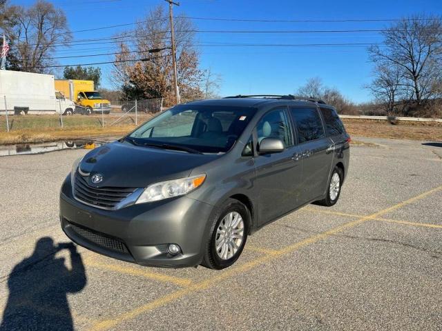 Photo 1 VIN: 5TDYK3DC0CS181640 - TOYOTA SIENNA XLE 