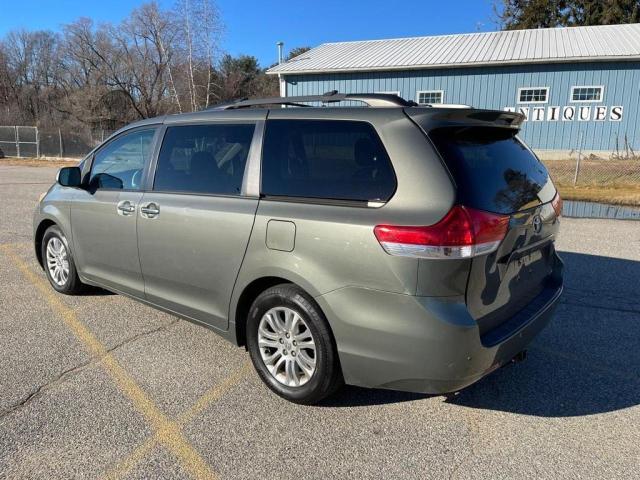 Photo 2 VIN: 5TDYK3DC0CS181640 - TOYOTA SIENNA XLE 