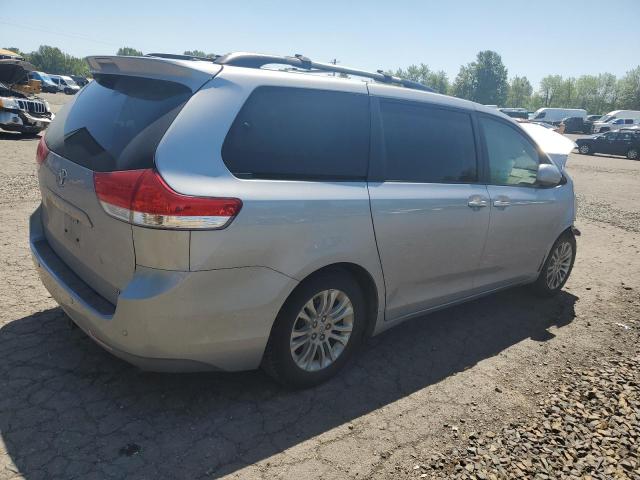 Photo 2 VIN: 5TDYK3DC0CS191620 - TOYOTA SIENNA XLE 