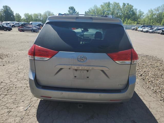 Photo 5 VIN: 5TDYK3DC0CS191620 - TOYOTA SIENNA XLE 