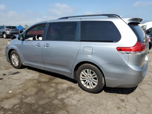 Photo 1 VIN: 5TDYK3DC0CS198115 - TOYOTA SIENNA XLE 